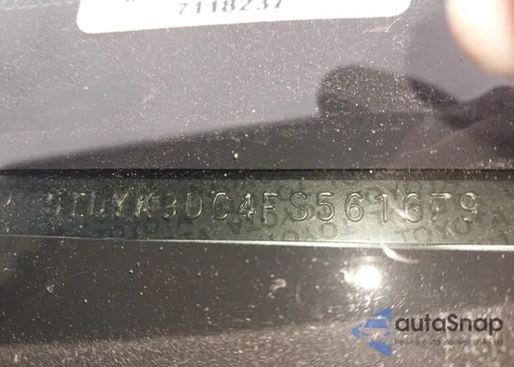 2015 Toyota Sienna Xle Premium 8 Passenger z USA, uszkodzony, nr VIN 5TDYK3DC4FS561679